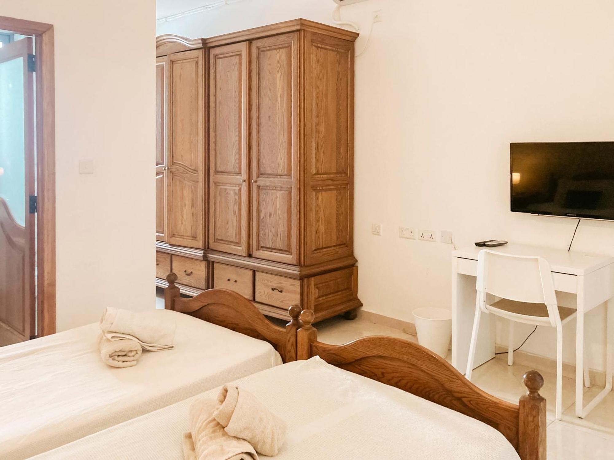 Xl Central Home - Sleeps 10 People Pietà Exterior foto
